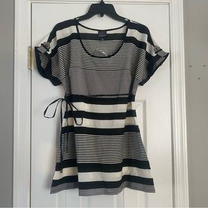 Oh Baby by Motherhood Maternity Black and White Stripe Tie Front Shirt Small